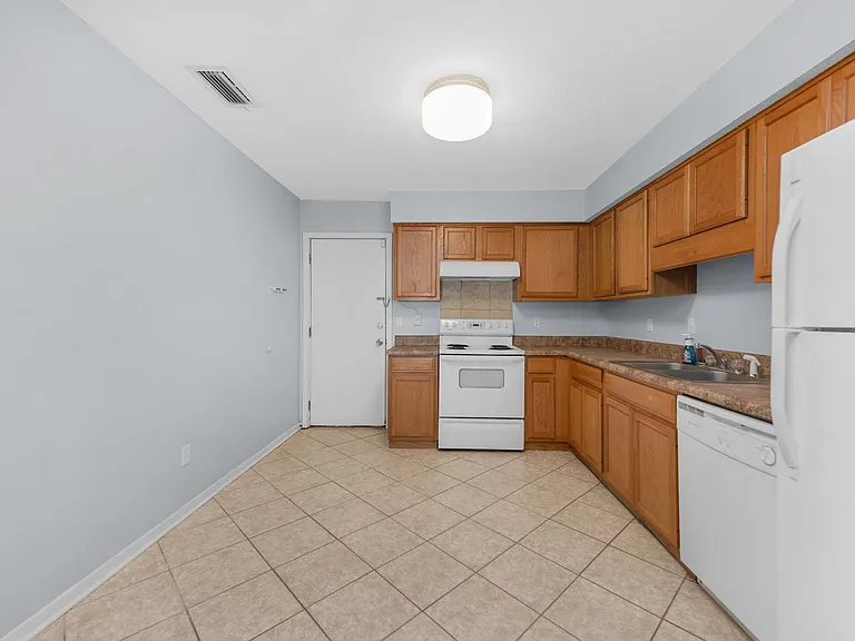 10150 Guidy Ln — Photo 6