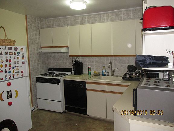 3rd image of 1066 E 229th St