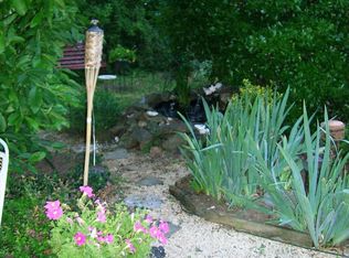 51 Sydnor St, Hamilton, VA 20158