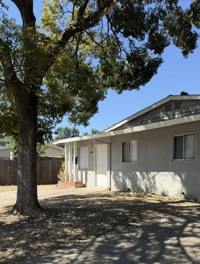 Duplex for RENT! — Photo 1