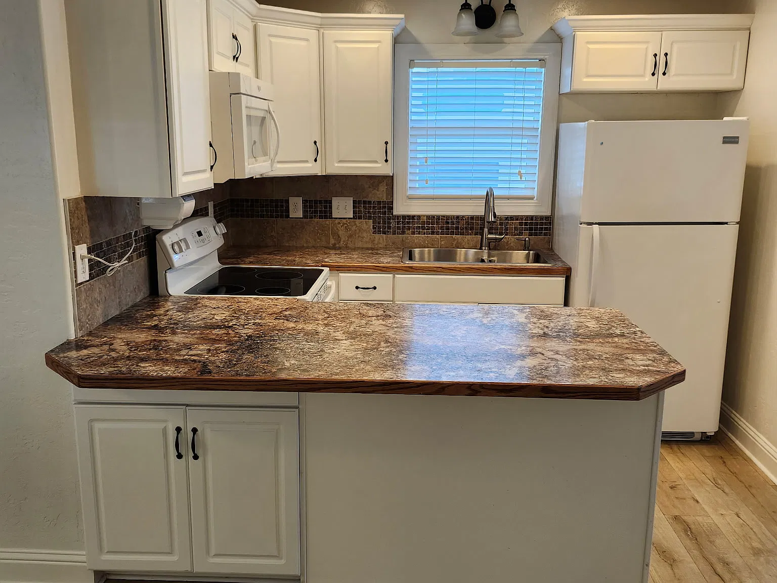 4 bed, 1800 sqft, $1,600 — Photo 3