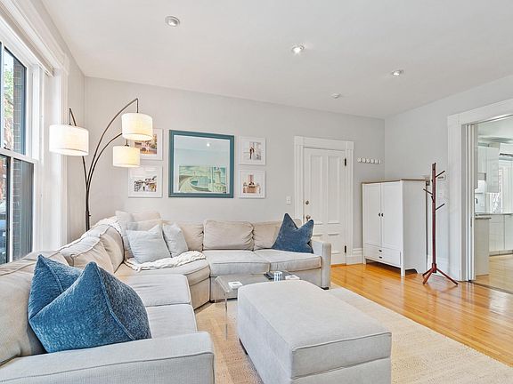 4th image of 21 Harvard St #1