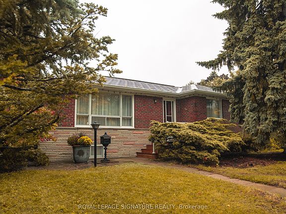 2nd image of 2 Brantwood Dr
