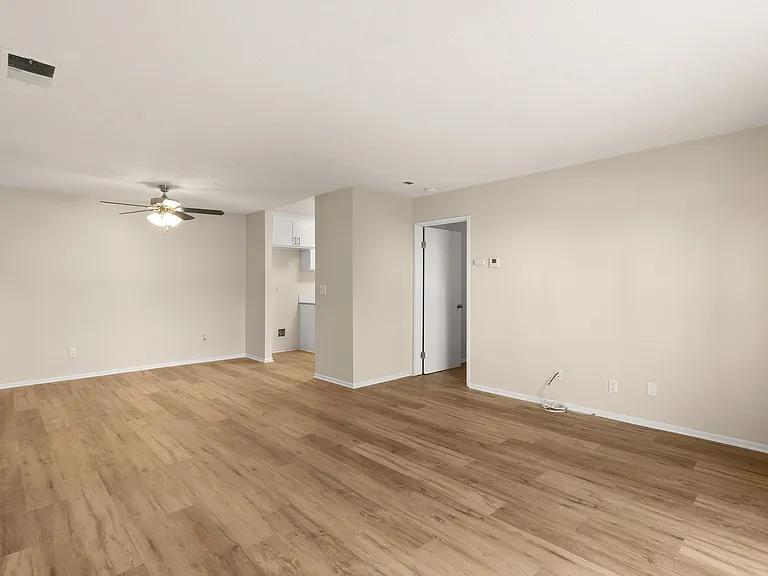 Parkview Palms Apartments- Riverside, CA — Photo 13