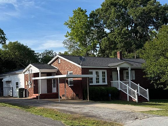 2nd image of 310 W Hillcrest Ave