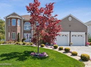 26 Johnny Dr, Farmingdale, NJ 07727