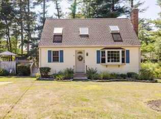18 Murdock St, Carver, MA 02330