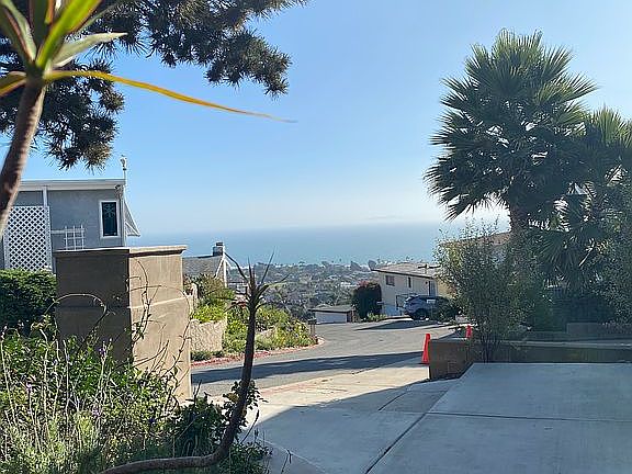 2nd image of 375 Mariposa Dr