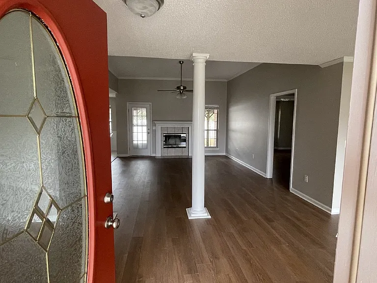 1952 Salisbury Way — Photo 1
