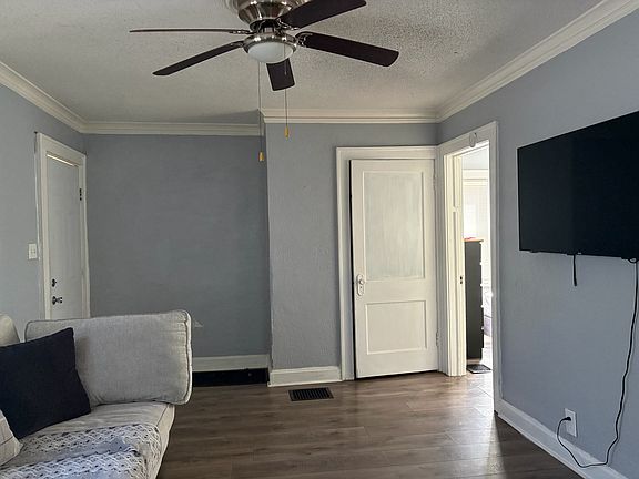 4th image of 4230 Brooklyn Ave #4230