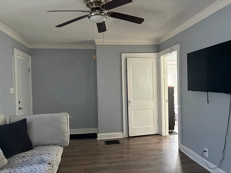 4230 Brooklyn Ave #4230 — Photo 4