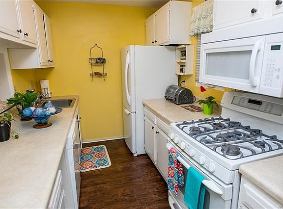 2nd image of 11725 S Briar Patch Dr Unit 11725
