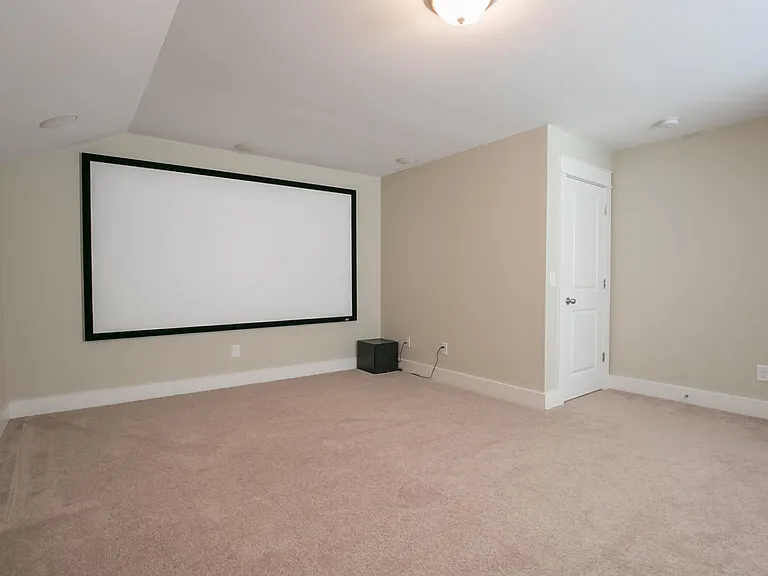 632 Newcomb St — Photo 15