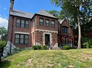 7519 York Dr, Saint Louis, MO 63105