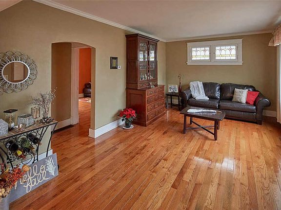 4th image of 6739 Arthur Ave