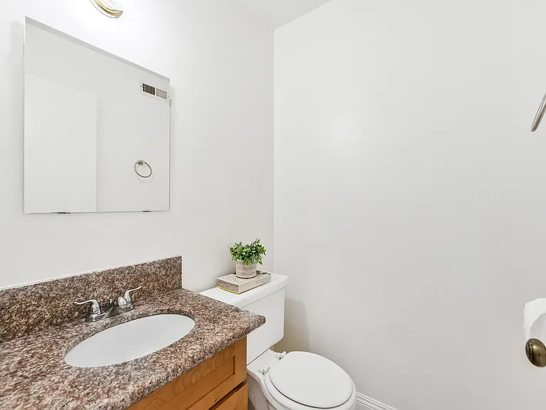 802 1/2 Silver Fir Rd — Photo 5