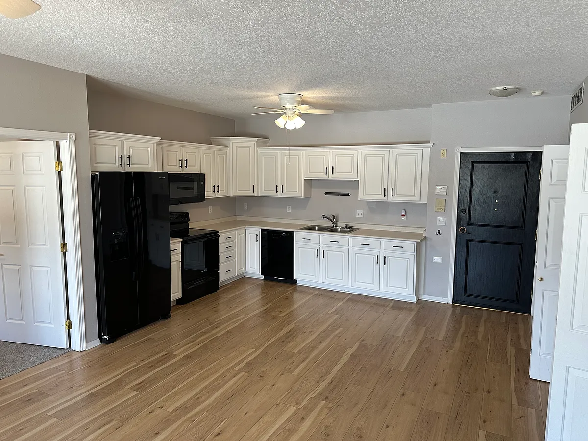 Building Photo - 1335 SE Florence Dr #312