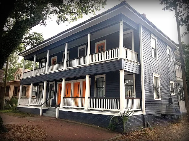 1215 Habersham St — Photo 1
