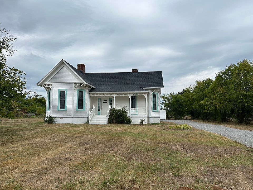 1st image of 1758 Chapel Hill Pike