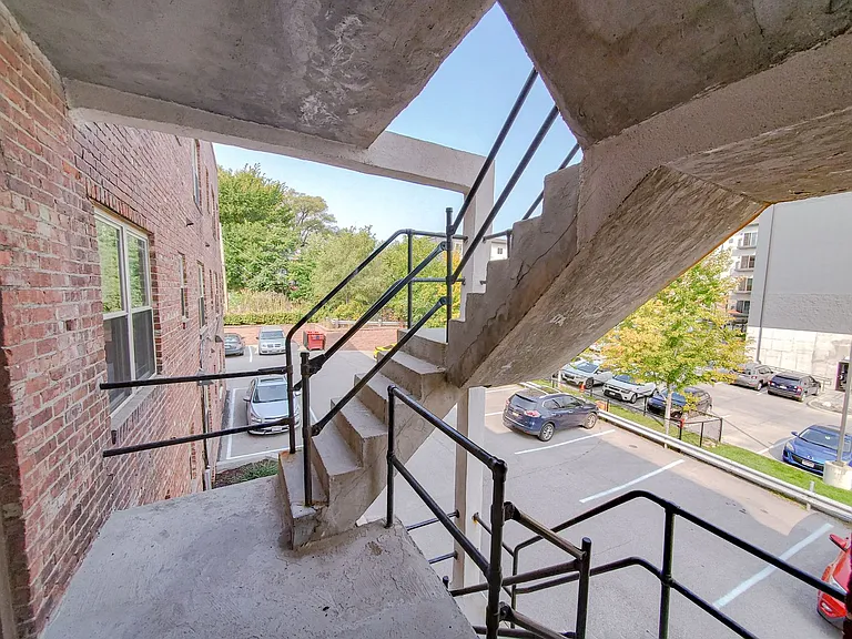 528 S 29th St — Photo 21