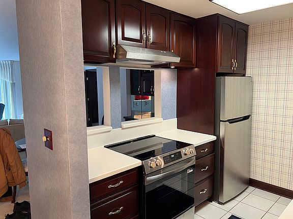 5th image of 500 Thames Pkwy APT 1F