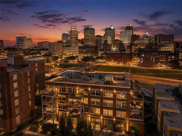 210 W 5th St APT 211, Kansas City, MO 64105