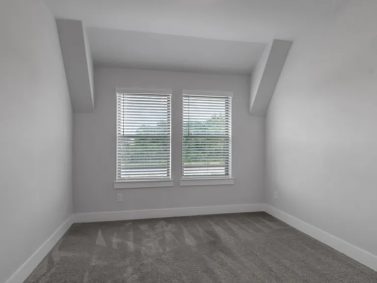 7545 Reis Ln — Photo 18