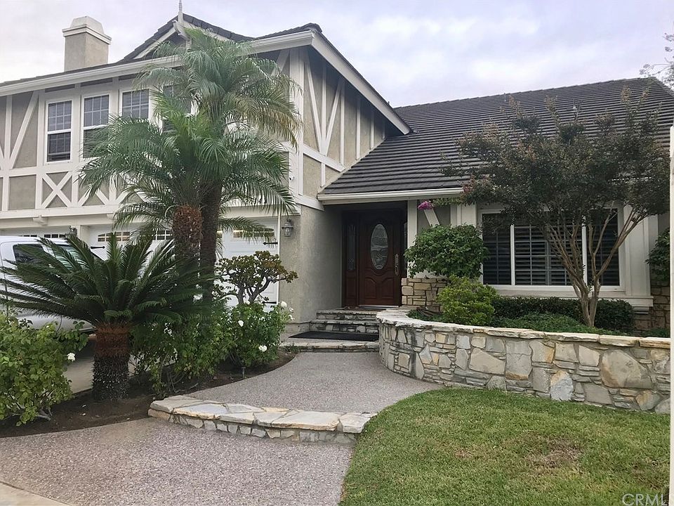 2nd image of 25142 Paseo Equestre