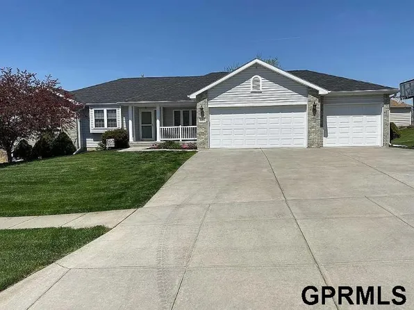 6420 Gabrielle Dr, Lincoln, NE 68526