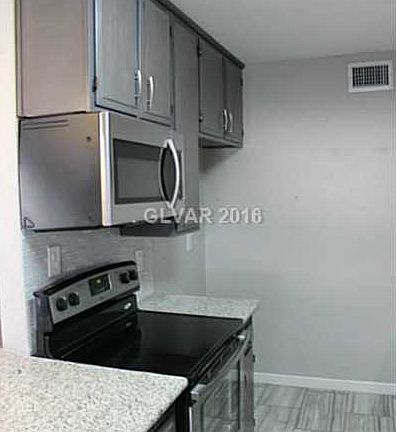 5th image of 3574 Applewood Ave