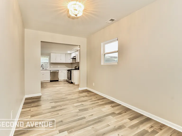 912 S 16th St — Photo 5