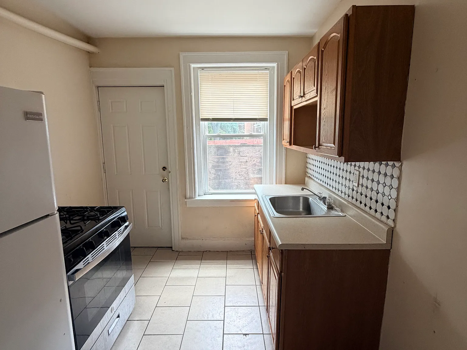 1 bed, $1,325 — Photo 4