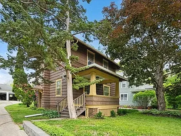 525 Oakland Ave, Iowa City, IA 52240