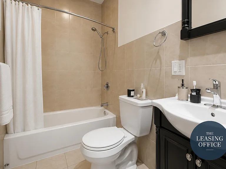211 W 53rd St #4C — Photo 5
