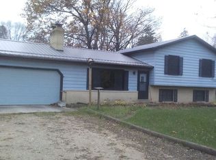 69671 S River Rd, White Pigeon, MI 49099