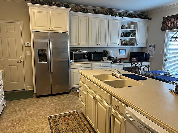 Spacious Updated Kitchen 