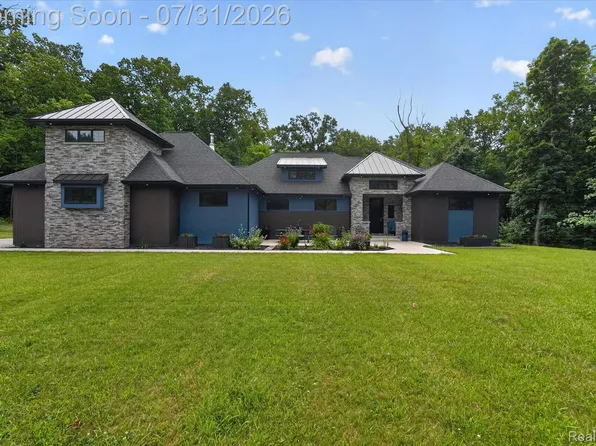 16511 Shadow Ln, Linden, MI 48451