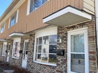 174 9th St #8, Lincoln, IL 62656