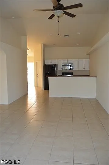 3 bed, 2.0 bath, 2416 sqft, $1,575 — Photo 4
