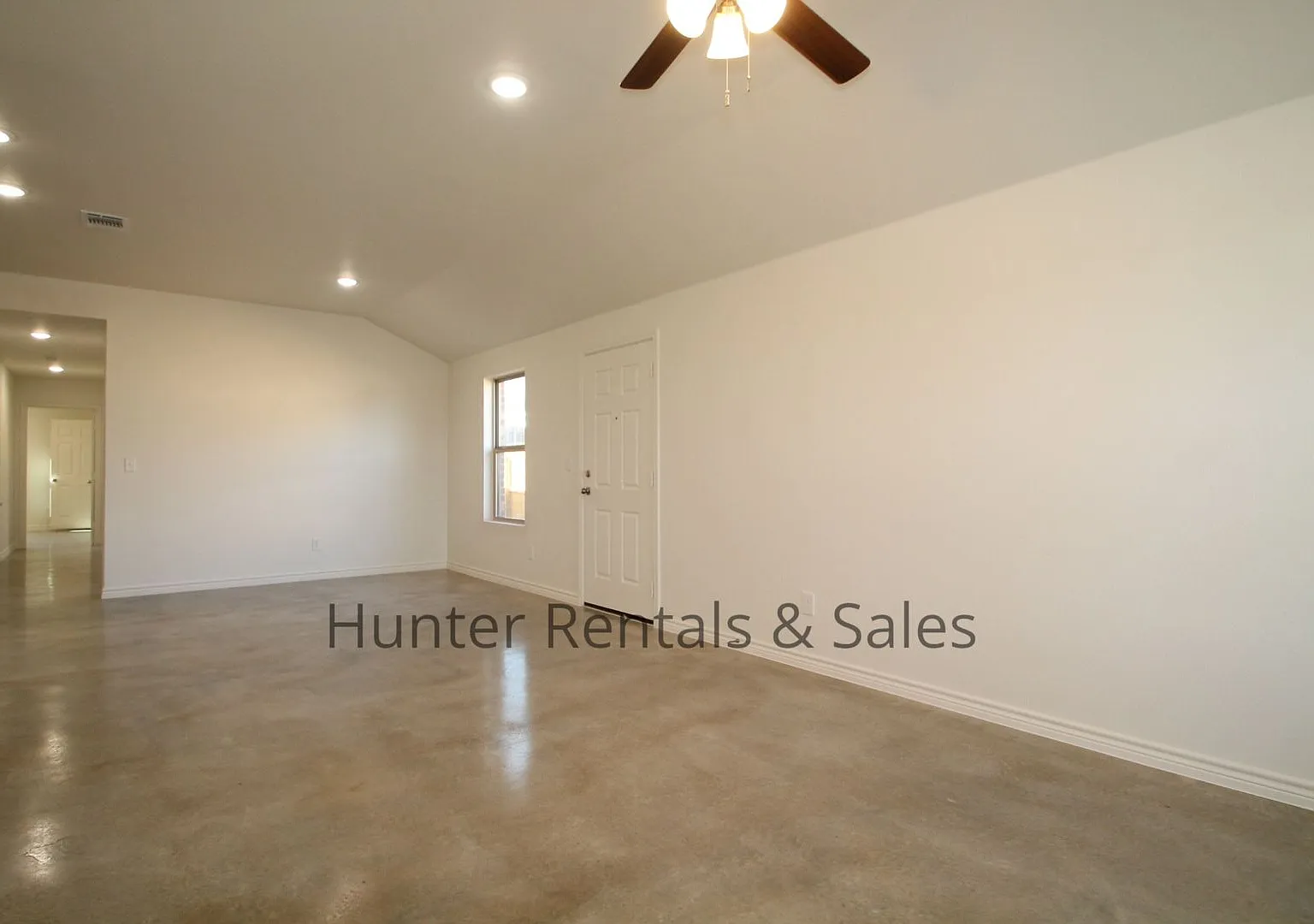 Modern Newer Duplex off Warrior's Path in Harker Heights — Photo 3