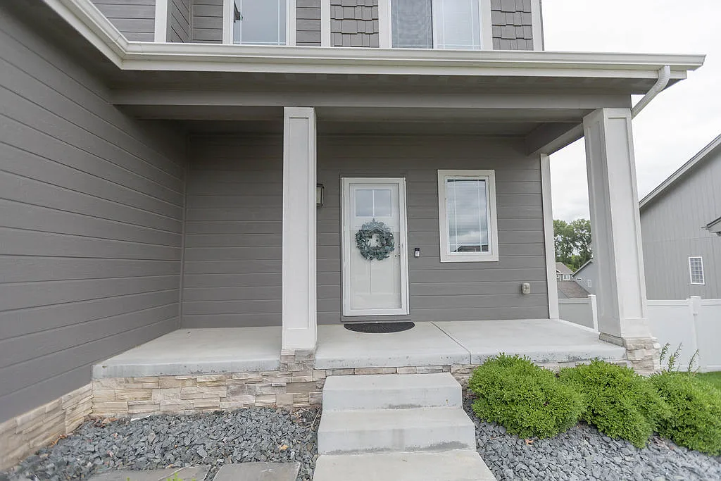 4 bed, 2133 sqft, $3,000 — Photo 3