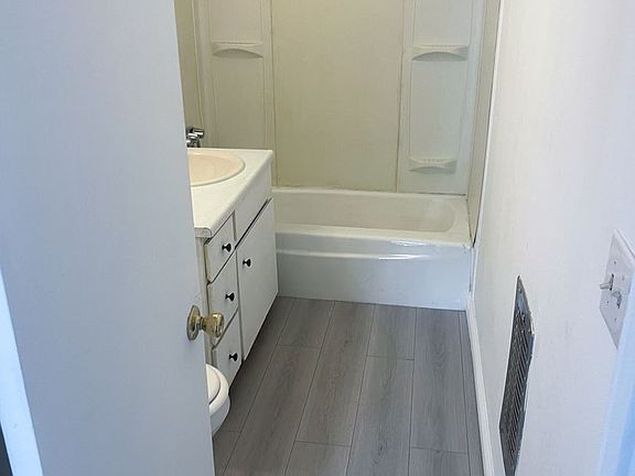 2nd image of 445 N Santa Fe St
