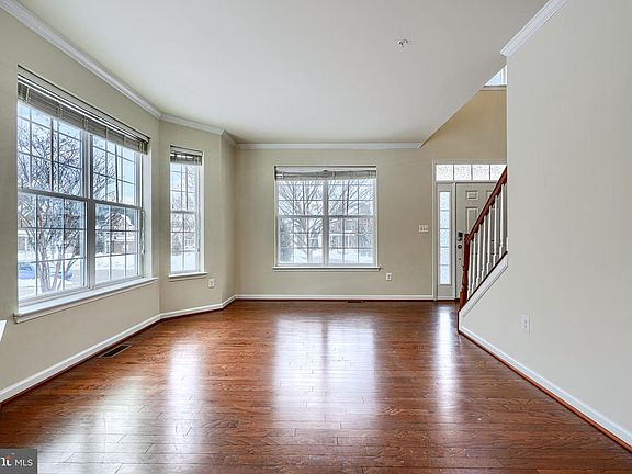 5th image of 5908 Gambrill Cir