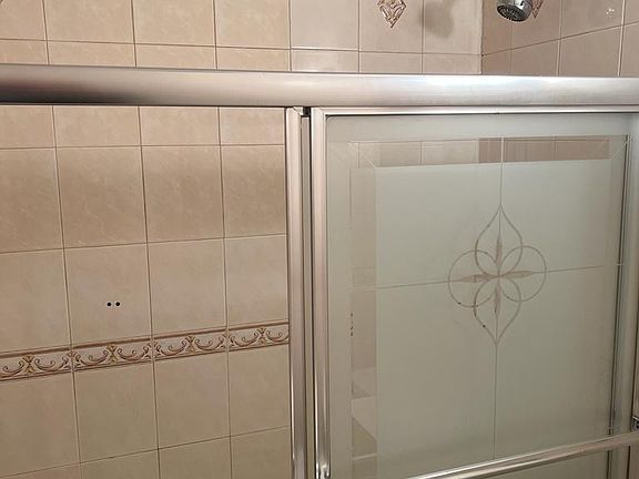 5th image of 337 1st Ave APT 6
