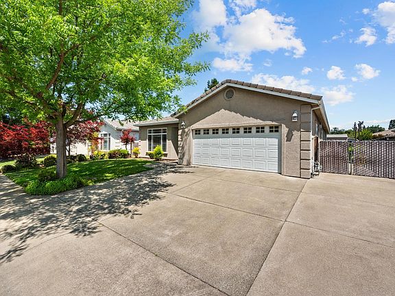 2nd image of 446 Kennwood Drive