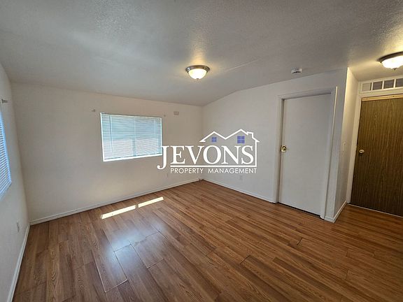 5th image of 403 S 4th St APT 4