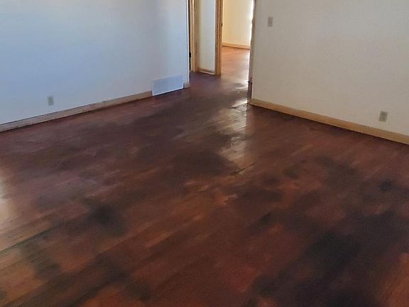 3rd image of 410 E Prescott Ave #7