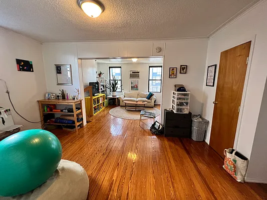 Rented by Francis Castoria LREB | media 12