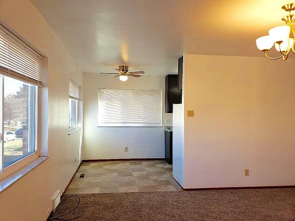 4th image of 9538 Hyde Park Dr