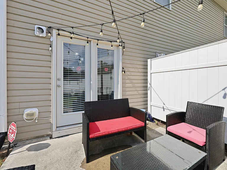 115 Crusaders Dr — Photo 37